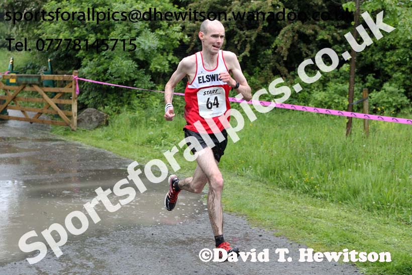 Philip Sanderson (Elswick) finishing the George Ogle Memorial 10k. Photo: David T. Hewitson/Sports for All Pics